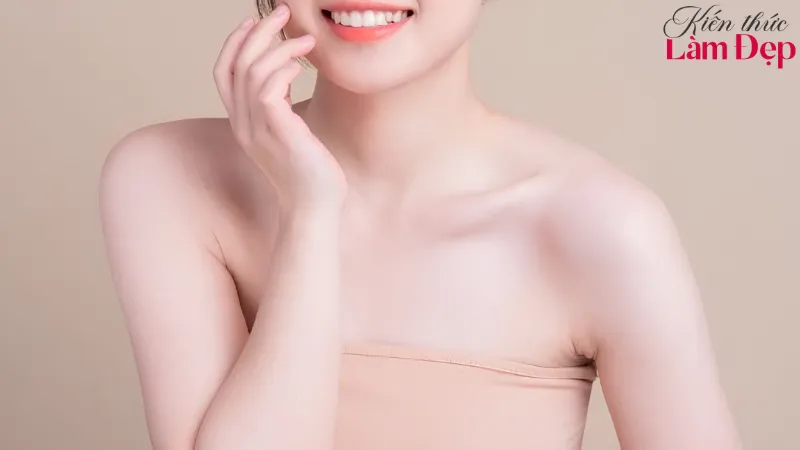 Da trắng đều màu, căng mịn, ẩm mượt sau ủ trắng collagen