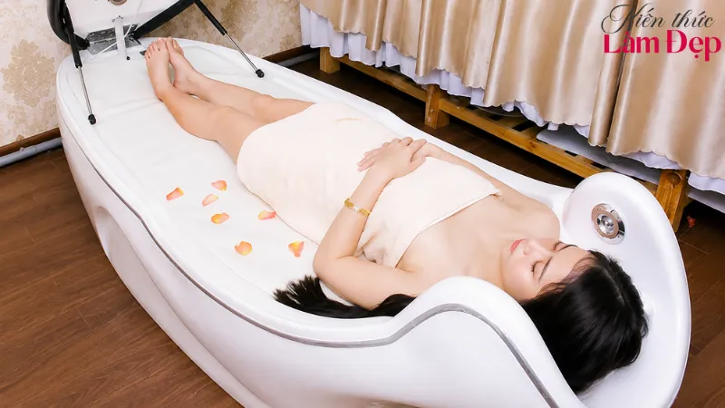 Đắp tinh chất thường lành tính hơn với da nhạy cảm
